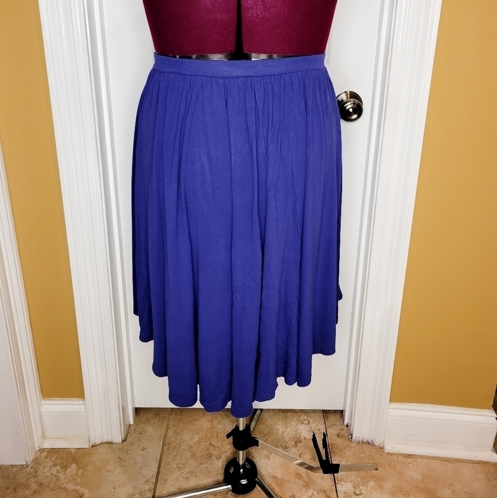 Size M Mossimo High Low Skirt